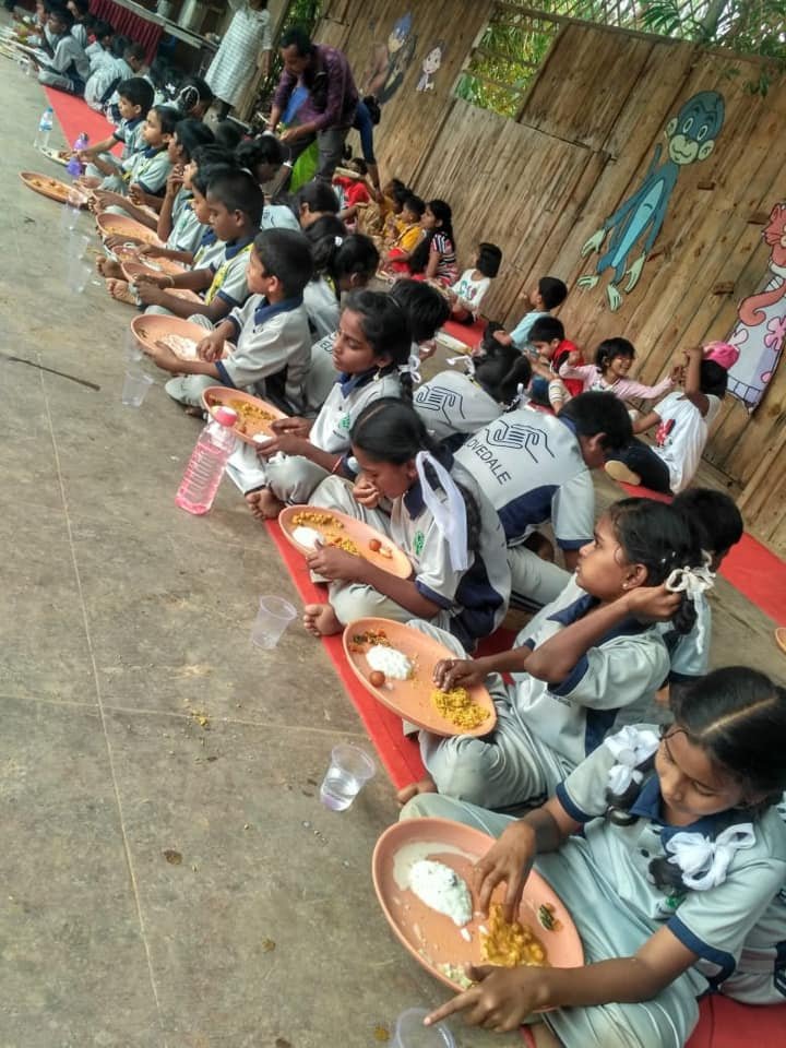 Free English medium education and mid-day meals to 5000 children